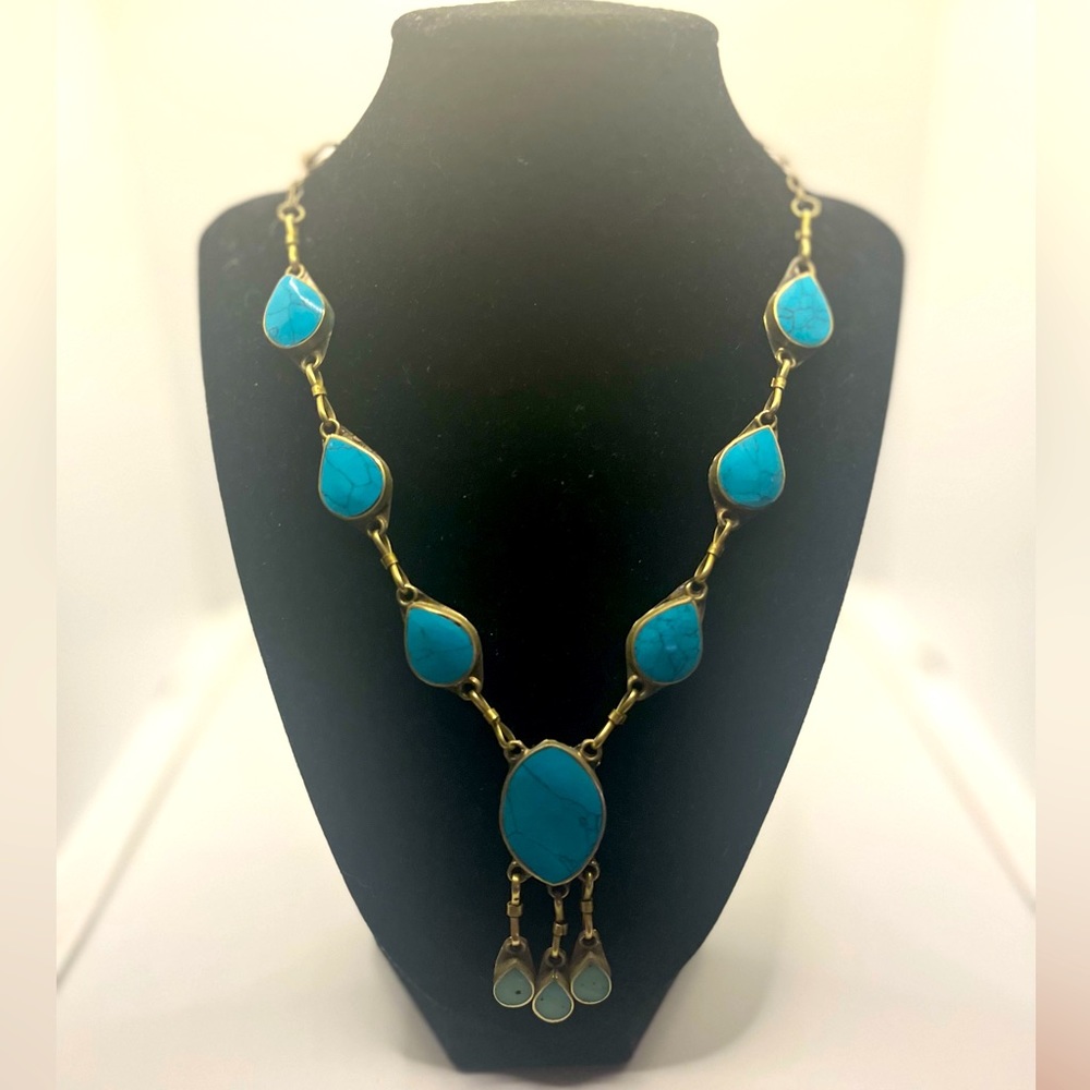 Simulated turquoise collar necklace